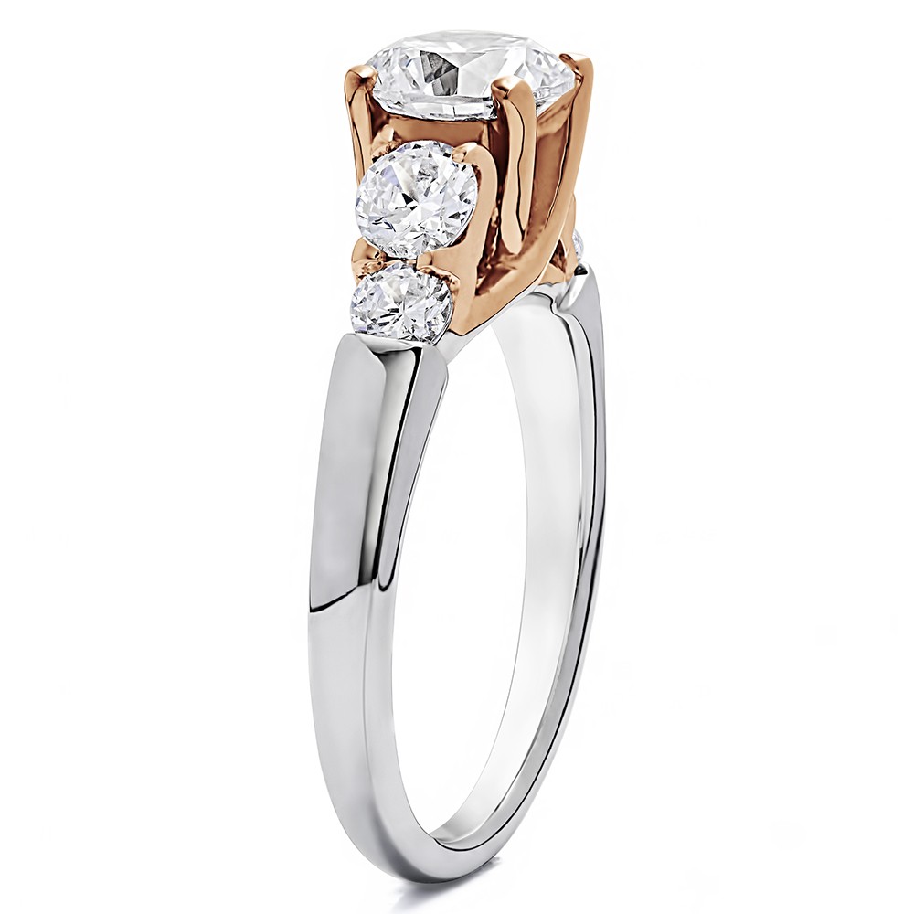 Round Cut Center Diamond Classic Engagement Ring