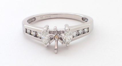 https://www.trueromancebridal.com/upload/product/me409.jpg